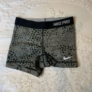 2.5” Nike Pros